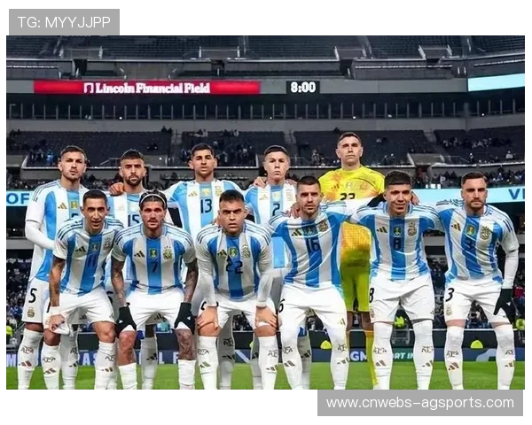 阿根廷队友谊赛试验新阵型力求提升攻防平衡与战术灵活性 阿根廷队友谊赛试验新阵型力求提升攻防平衡与战术灵活性